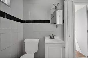 452 NE 30th St, Miami, FL 33137 - Photo 40