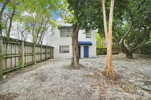 452 NE 30th St, Miami, FL 33137 - Photo 10
