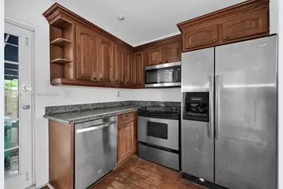 452 NE 30th St, Miami, FL 33137 - Photo 36