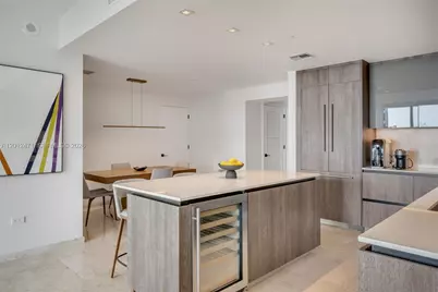 68 SE 6th St #3407, Miami, FL 33131 - Photo 8