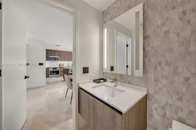 68 SE 6th St #3407, Miami, FL 33131 - Photo 28