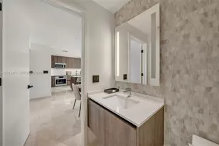 68 SE 6th St, Miami, FL 33131 - Photo 28