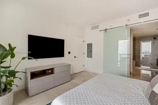 68 SE 6th St, Miami, FL 33131 - Photo 18