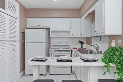 1817 NW 60th Ave #G, Sunrise, FL 33313 - Photo 12