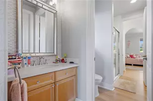1422 Victoria Isle Dr, Weston, FL 33327 - Photo 48