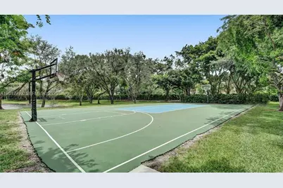 1422 Victoria Isle Dr, Weston, FL 33327 - Photo 76
