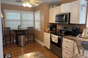 2638 Oak Park Cir, Davie, FL 33328 - Photo 2