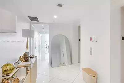 1100 Biscayne Blvd #5702, Miami, FL 33132 - Photo 10