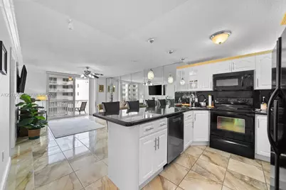 401 Ocean Dr #509, Miami Beach, FL 33139 - Photo 4