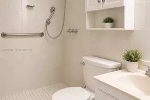 15619 SW 73rd Cir Terrace, Miami, FL 33193 - Photo 8