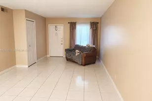 15619 SW 73rd Cir Terrace, Miami, FL 33193 - Photo 4