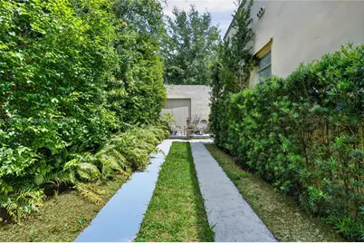 Guest House San Miguel #REAR, Coral Gables, FL 33134 - Photo 2