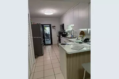 1656 W 57th Ter, Hialeah, FL 33012 - Photo 10