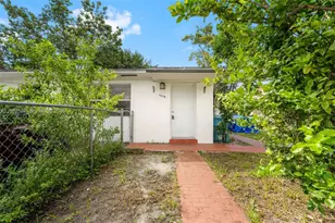 1074 NW 27th St, Miami, FL 33127 - Photo 18