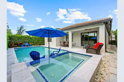 4460 Waterside Dr, Oakland Park, FL 33309 - Photo 2
