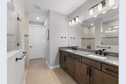 4460 Waterside Dr, Oakland Park, FL 33309 - Photo 46