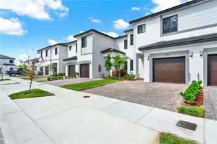 13642 SW 157th Pl, Miami, FL 33196 - Photo 2