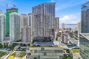 68 SE 6th St, Miami, FL 33131 - Photo 32