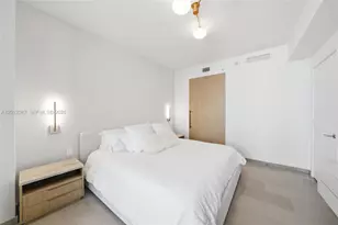 68 SE 6th St, Miami, FL 33131 - Photo 10