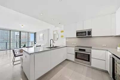 68 SE 6th St #1904, Miami, FL 33131 - Photo 6