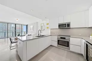 68 SE 6th St, Miami, FL 33131 - Photo 6