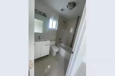 2121 NW 72nd St #2121, Miami, FL 33147 - Photo 4