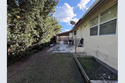 45 SE 14th St #1, Dania Beach, FL 33004 - Photo 24