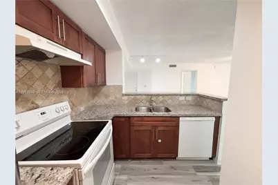 655 SW 111th Way #201, Pembroke Pines, FL 33025 - Photo 6
