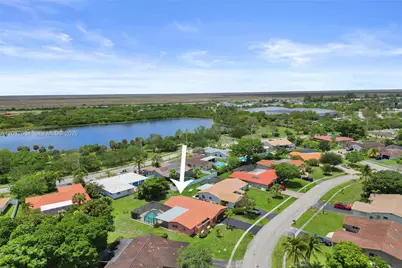 12212 NW 31st Dr, Coral Springs, FL 33065 - Photo 2