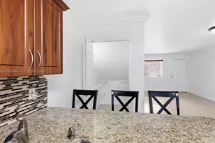 6873 W 36th Ave, Hialeah, FL 33018 - Photo 16