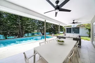 6750 White Oak Dr, Miami Lakes, FL 33014 - Photo 20