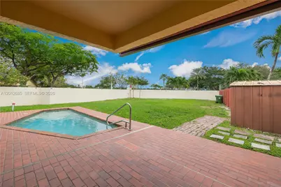 11301 SW 4th St, Pembroke Pines, FL 33025 - Photo 44