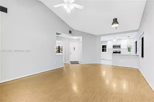 11301 SW 4th St, Pembroke Pines, FL 33025 - Photo 2