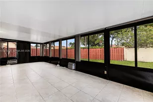 11301 SW 4th St, Pembroke Pines, FL 33025 - Photo 26