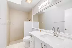 11301 SW 4th St, Pembroke Pines, FL 33025 - Photo 18