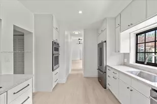 1426 Robbia Ave, Coral Gables, FL 33146 - Photo 12