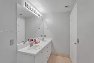 2475 Brickell Ave, Miami, FL 33129 - Photo 16