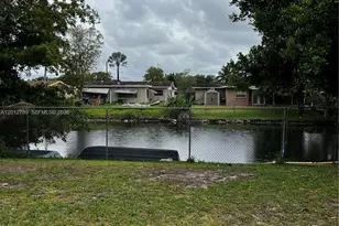 8350 NW 27th Pl, Sunrise, FL 33322 - Photo 28
