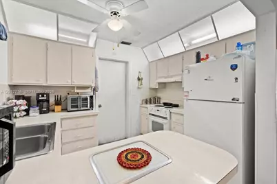 5721 NW 87th Ave, Tamarac, FL 33321 - Photo 12