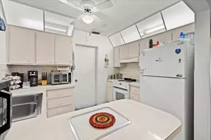 5721 NW 87th Ave, Tamarac, FL 33321 - Photo 12