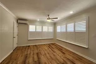 320 New York St, Hollywood, FL 33019 - Photo 2