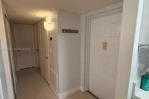 9531 Seagrape Dr, Davie, FL 33324 - Photo 2