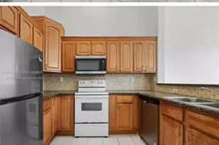 1658 SE 28th Ct, Homestead, FL 33035 - Photo 2
