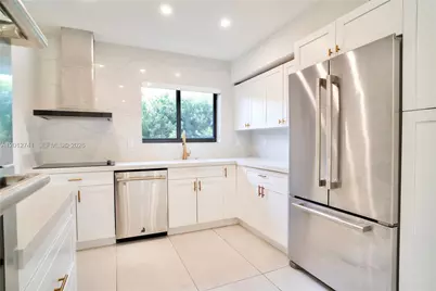 8811 Carlyle Ave, Surfside, FL 33154 - Photo 16