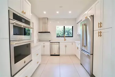 8811 Carlyle Ave, Surfside, FL 33154 - Photo 14