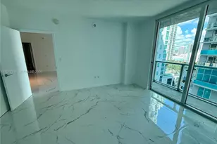 55 SE 6th St, Miami, FL 33131 - Photo 6