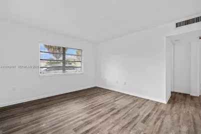 16117 NE 19th Ct #7, North Miami Beach, FL 33162 - Photo 2