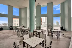 1900 N Bayshore Dr, Miami, FL 33132 - Photo 30