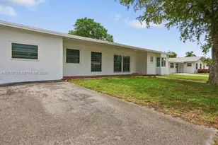 4948 SW 90th Terrace, Cooper City, FL 33328 - Photo 2