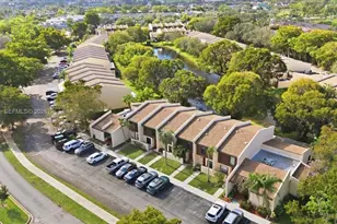 1270 NW 99th Ave, Pembroke Pines, FL 33024 - Photo 36